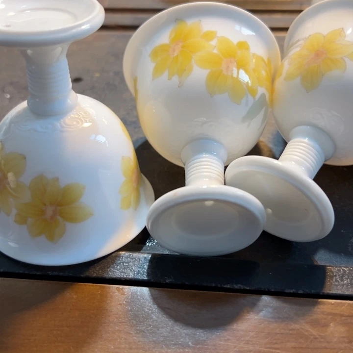 壶托*斯四个手绘酒杯减存款100