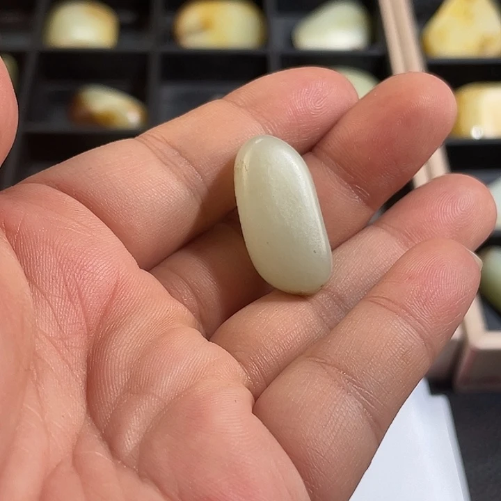 和田玉未镶嵌吊坠(不含链)水***纸