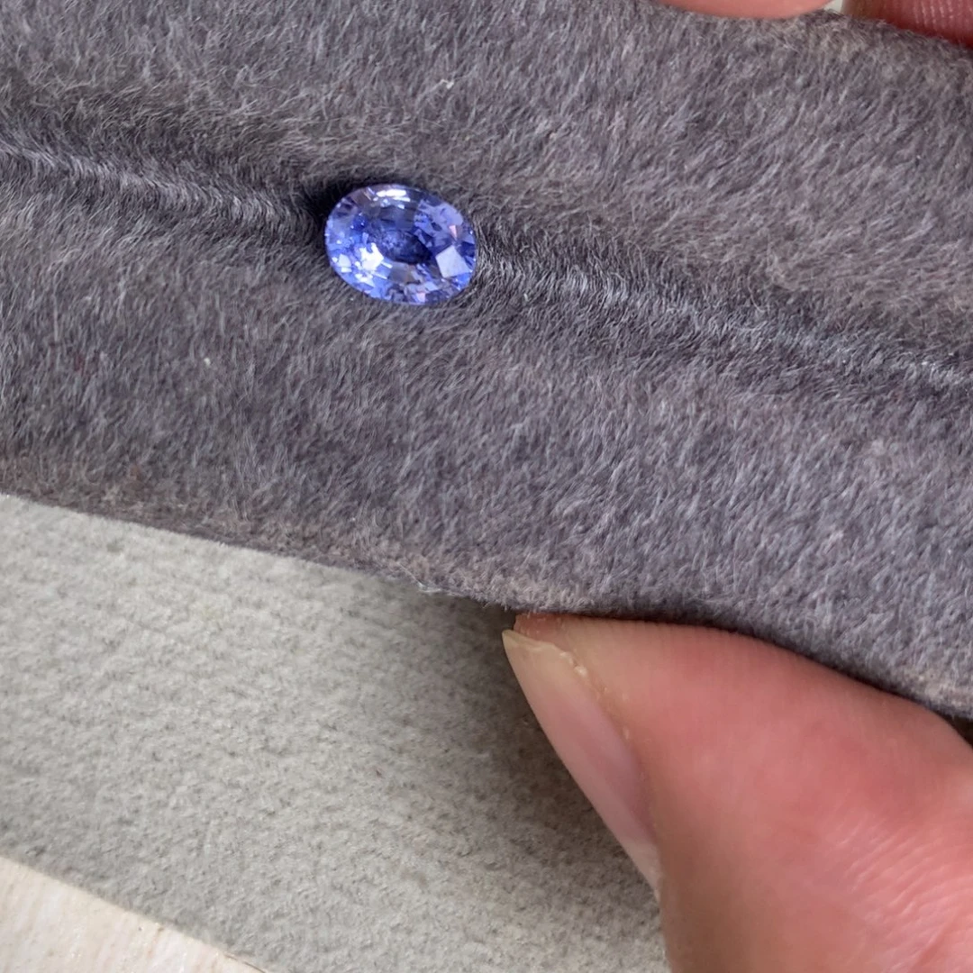 蓝宝石裸石1.54 无烧 变石 双评级