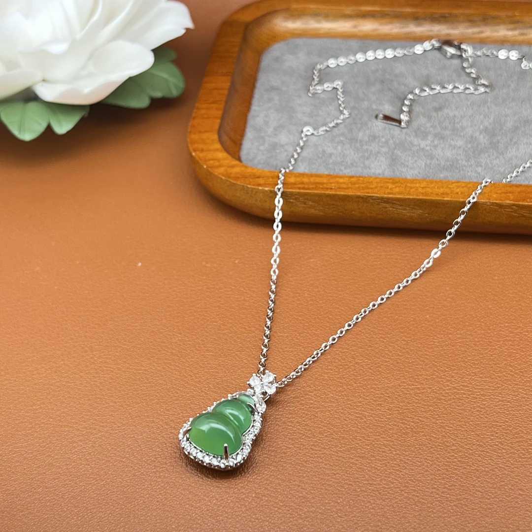 6897绿色葫芦项链