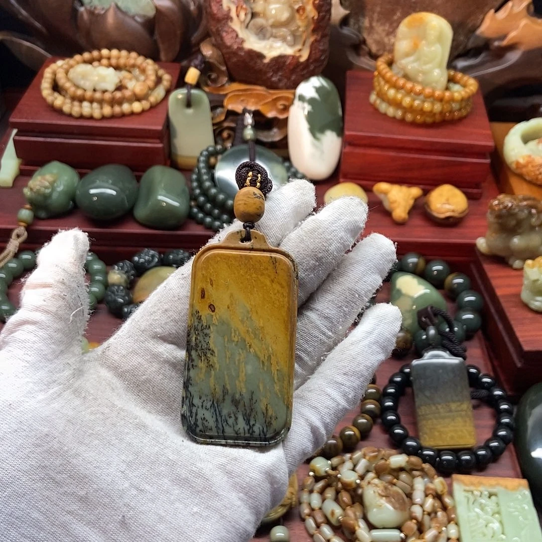 岫岩河磨玉（透闪石质玉）未镶嵌颈饰