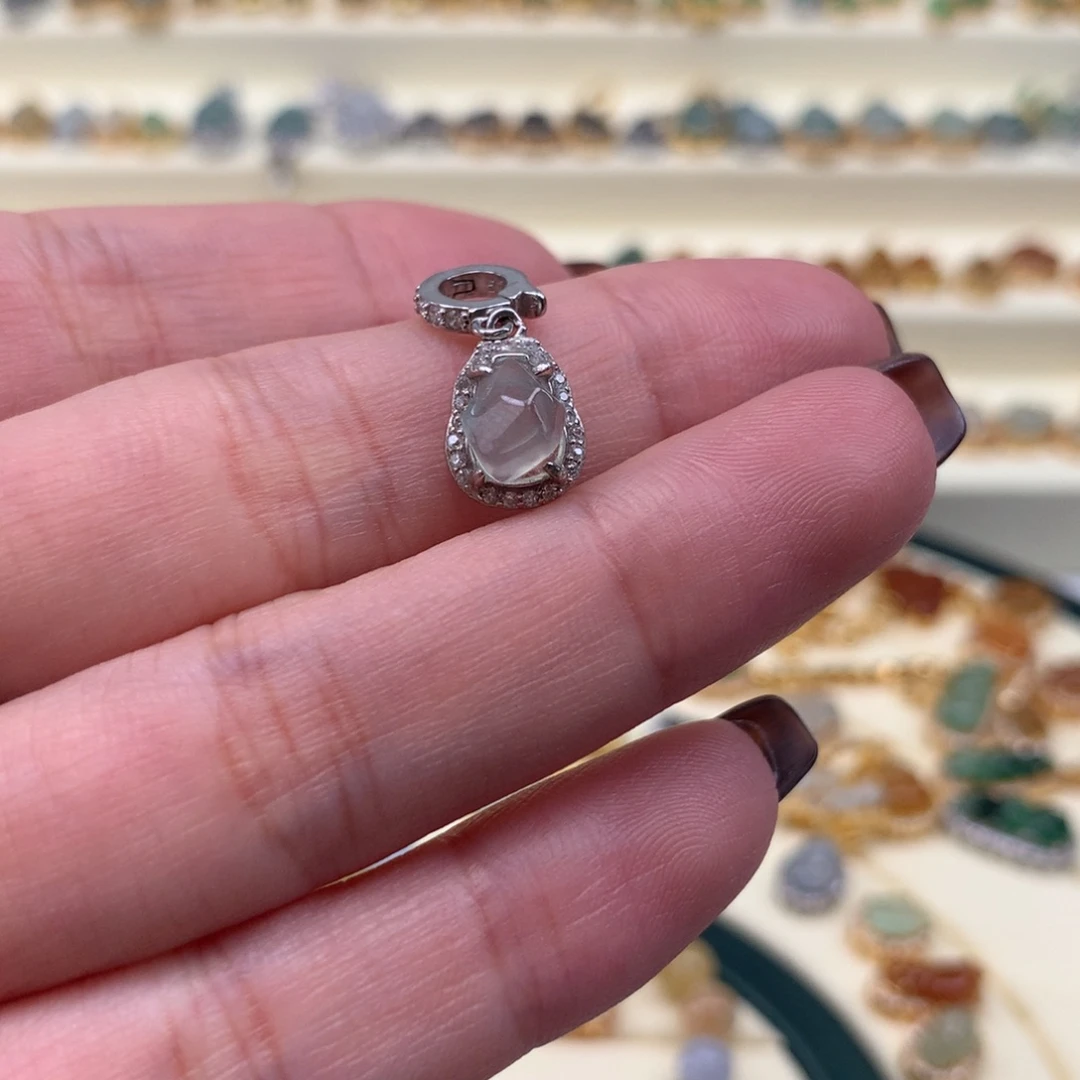 翡翠银S925镶嵌颈饰福利不提