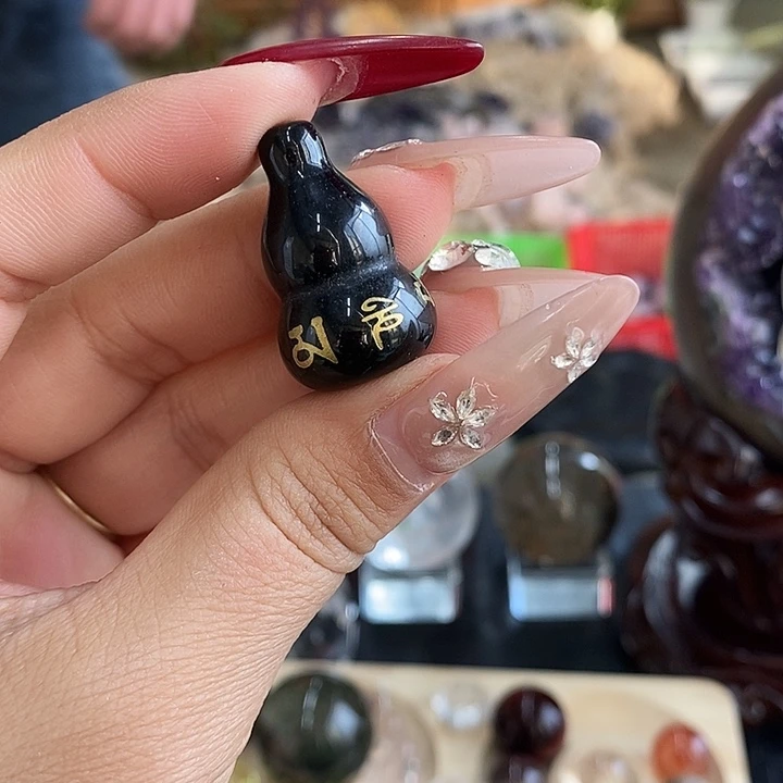 幸***蛋水晶未镶嵌珠宝半成品