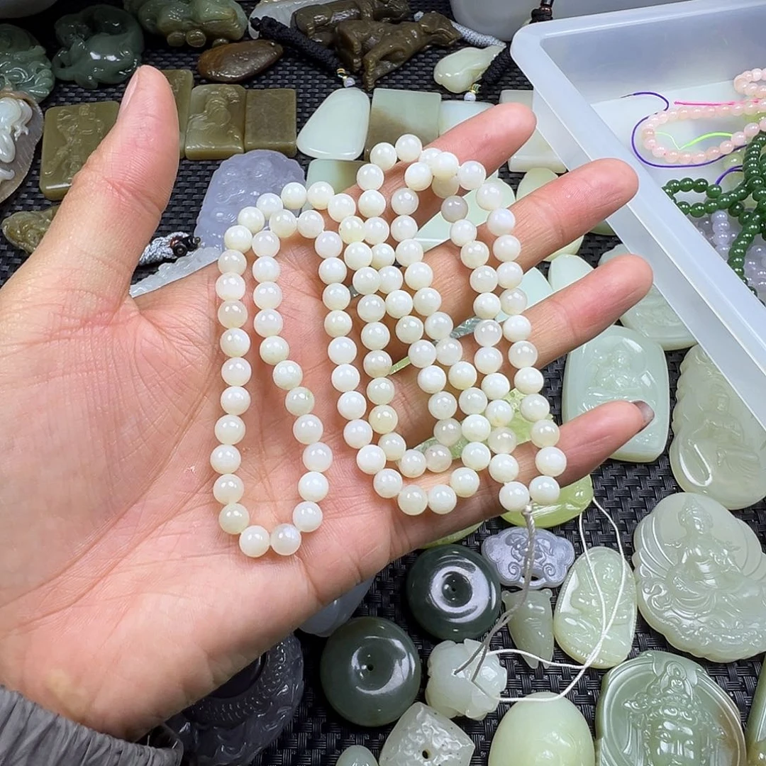 和田玉未镶嵌颈饰微瑕，卡6多圈