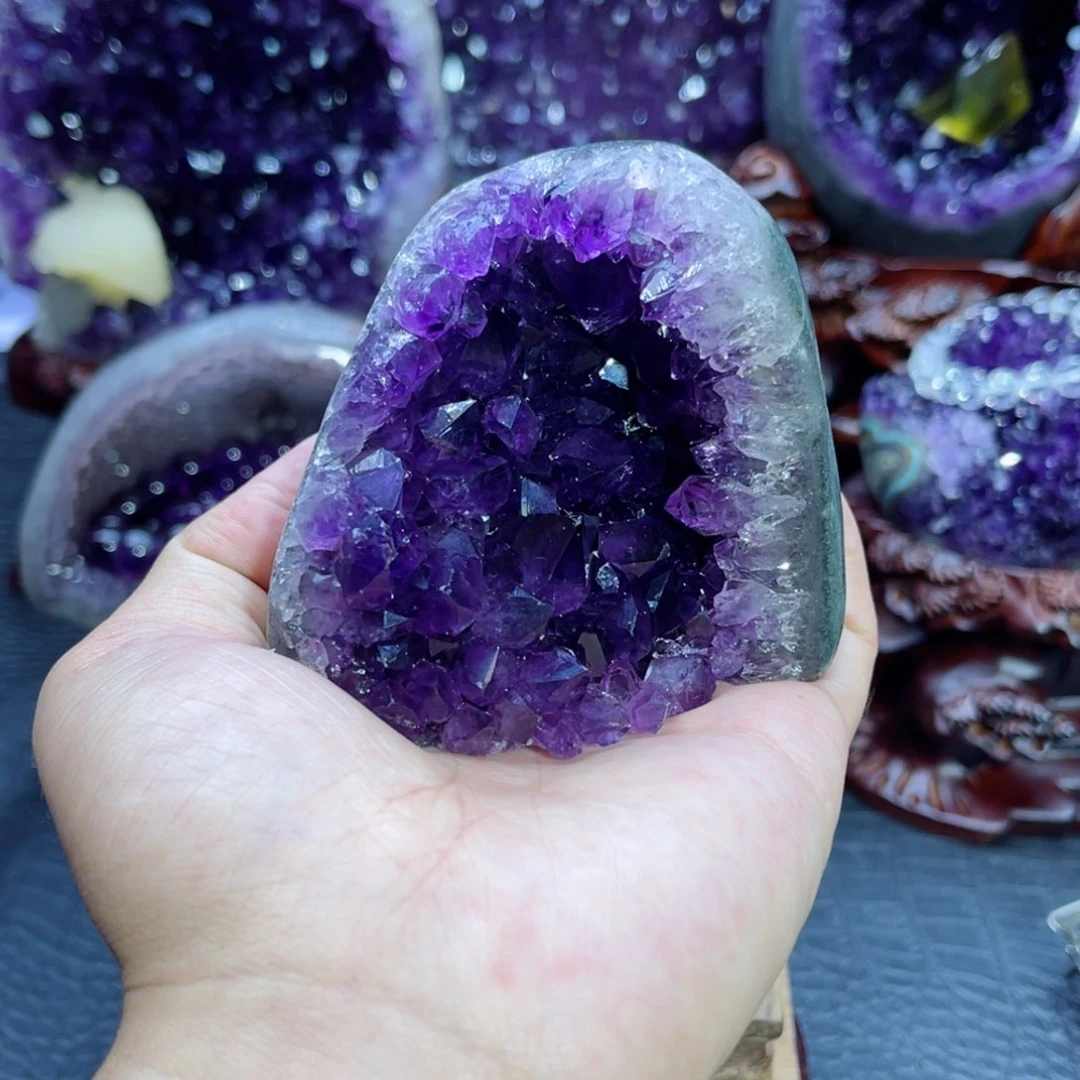 未镶嵌水晶大型摆件（非配饰）