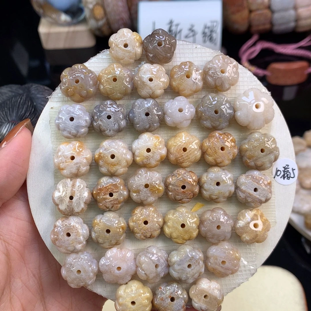 【闪购商品】颈饰未镶嵌硅化珊瑚（珊瑚玉）大莲花10漏5元一个（68号）