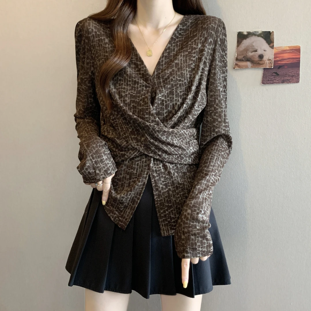 欧货洋气豹纹V领长袖T恤秋季2025新款大码女装胖mm收腰打底衫上衣