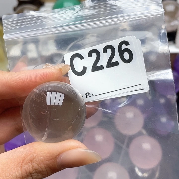 226白水晶摆件一个未镶嵌水晶宋**?