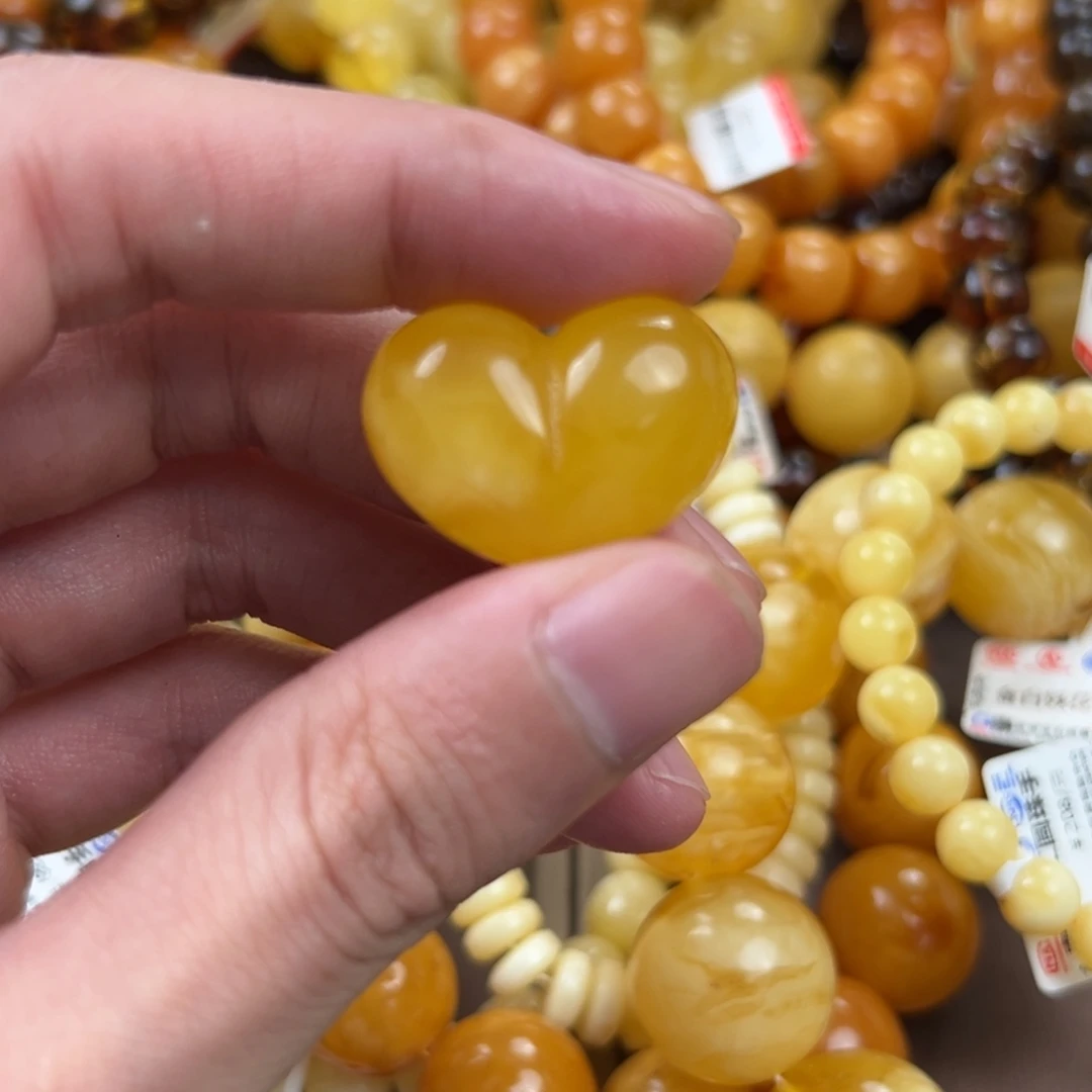 琥珀未镶嵌珠宝奇石