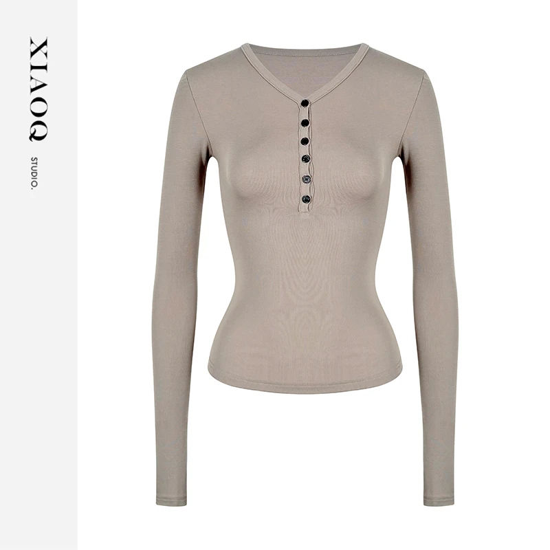 XIAOQ「纸片人」设计感半开V领三色打底上衣女弹力修身显瘦12449