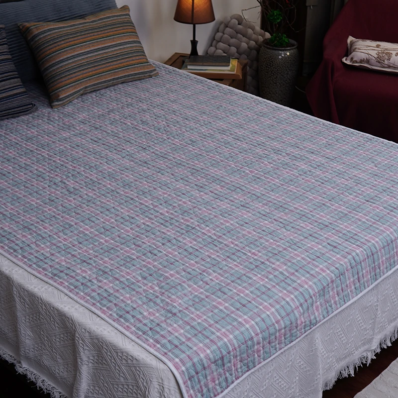 135*200全棉色织隔脏垫隔汗隔油多功能床盖格子系夹棉绗缝床垫