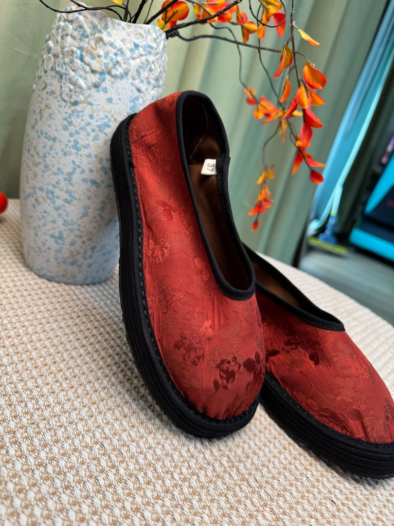 2025秋上新（铁锈红）SUHE新中式中国风时尚V口软底圆头手工布鞋