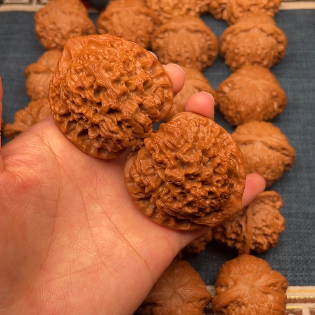 文玩核桃把件48原桩官帽60克