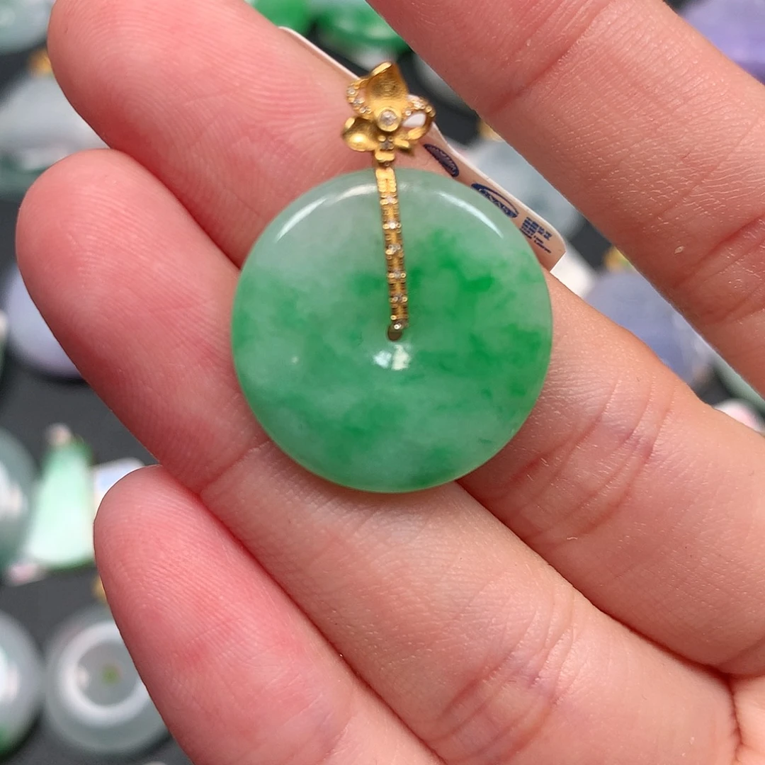颈饰18K金镶嵌翡翠翡翠吊坠