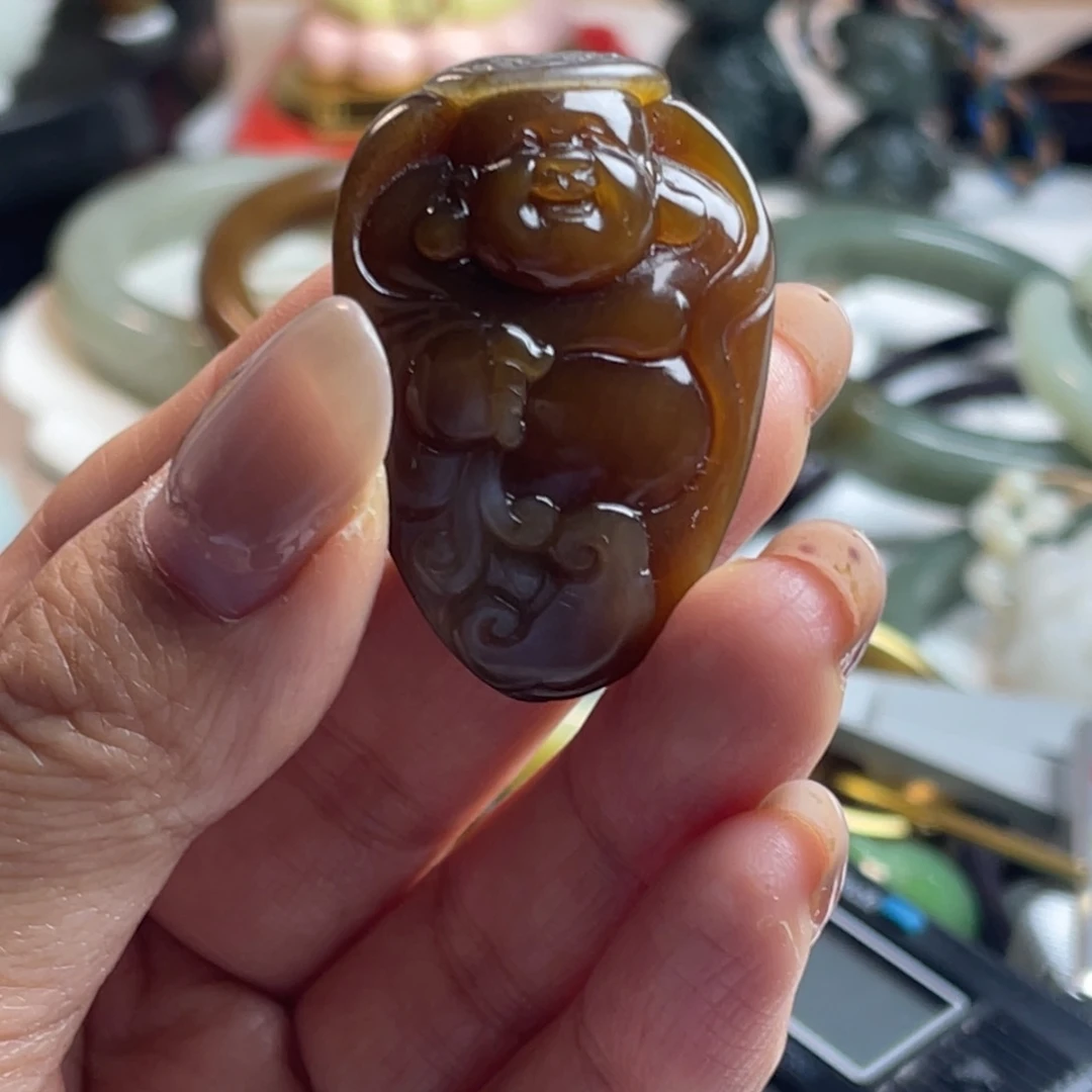 和田玉未镶嵌颈饰冰红糖佛公