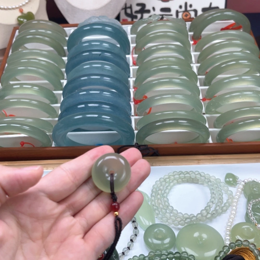 鱼***饭未镶嵌蛇纹石玉吊坠(赠链)