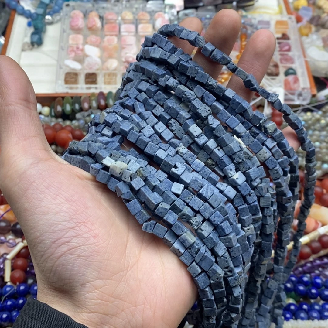 玛瑙/玉髓未镶嵌珠宝半成品两条天然5mm蓝三姑娘方糖随行