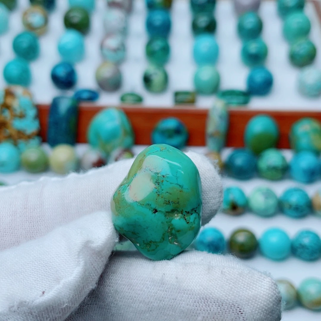未镶嵌绿松石珠宝奇石