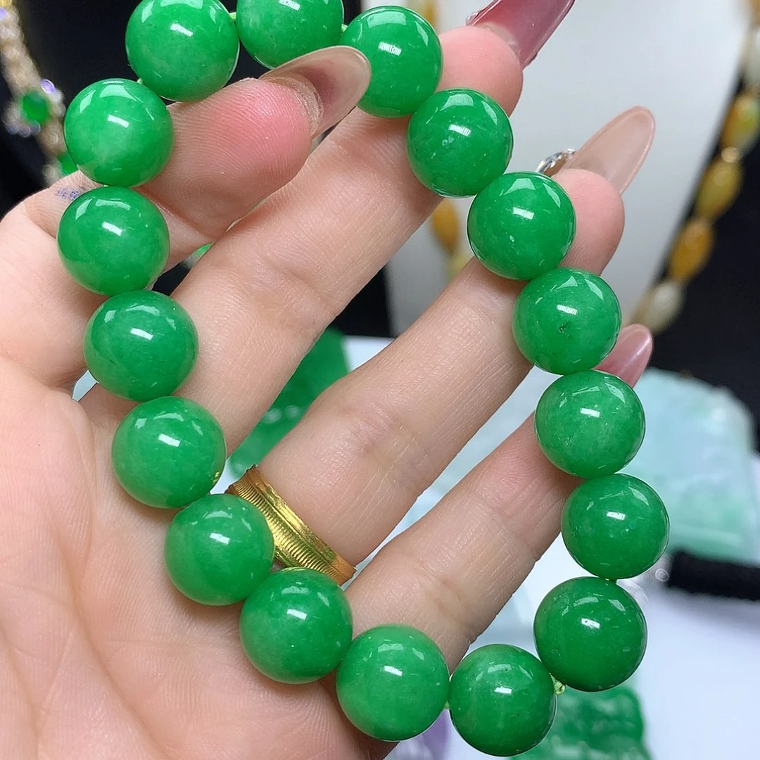 翡翠吊坠(赠链)未镶嵌