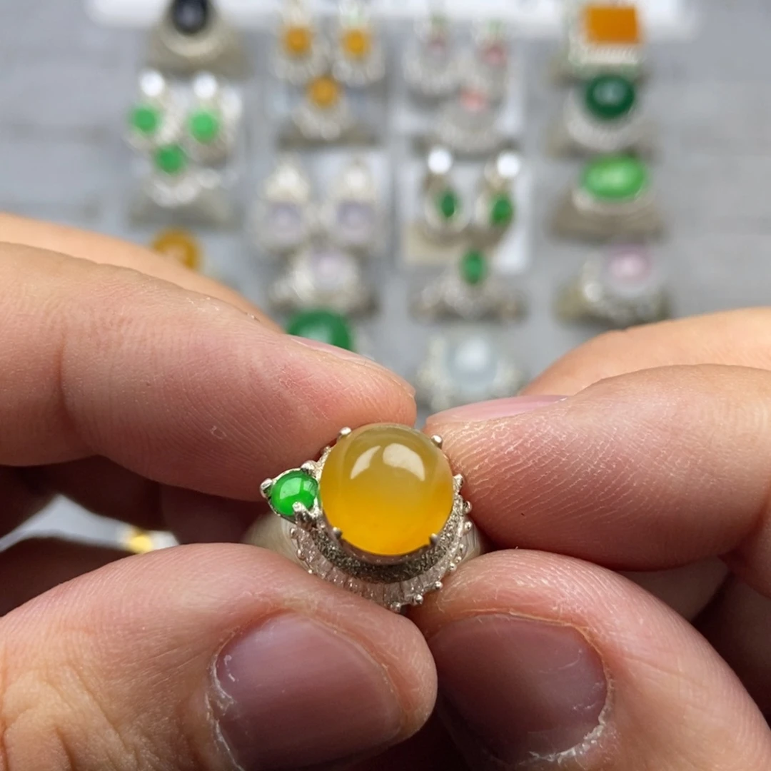 定制翡翠未镶嵌黄翡