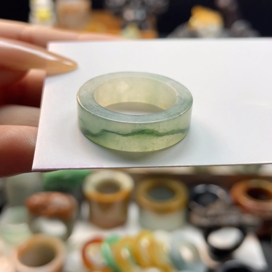 定制翡翠未镶嵌戒指
