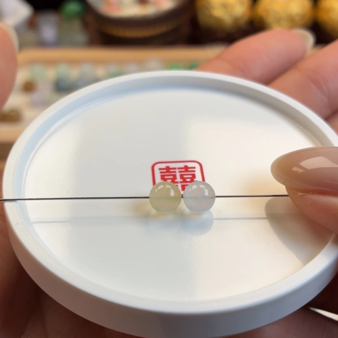 翡翠散珠冰透单珠一对 卡5.8