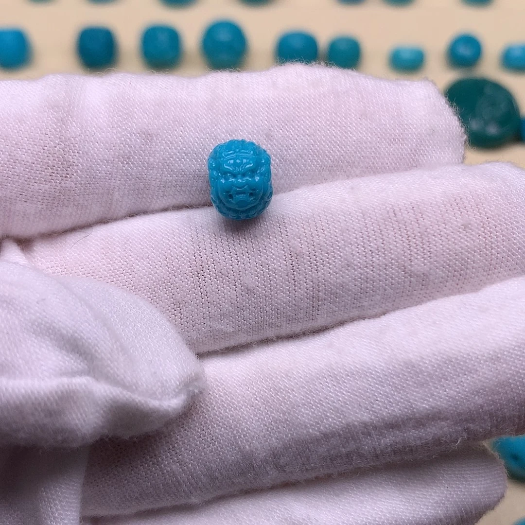 绿松石未镶嵌天然原矿绿松石黑天8.6