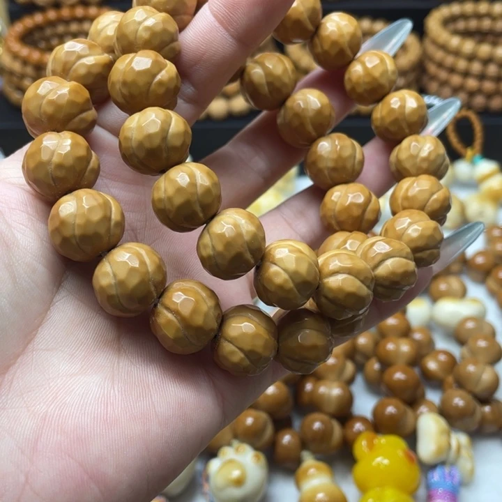 吊坠猴头核桃微瑕钻石卷卷酥