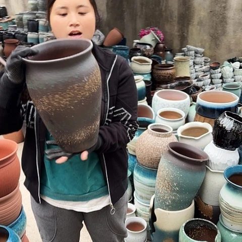 口20高31瑕疵一个盆子。