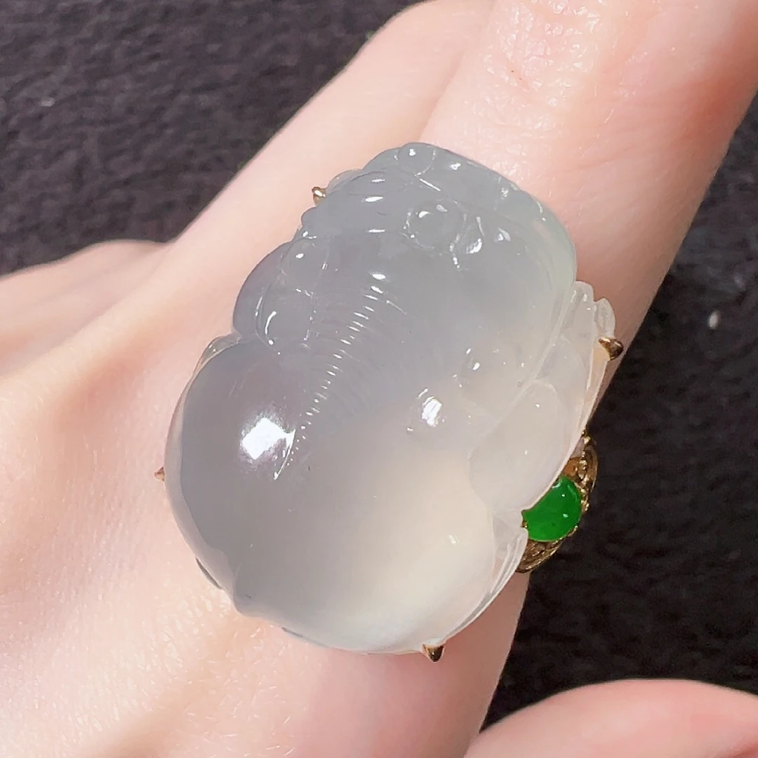 翡翠戒指18K金镶嵌签收后24小时鉴赏期，过时不退