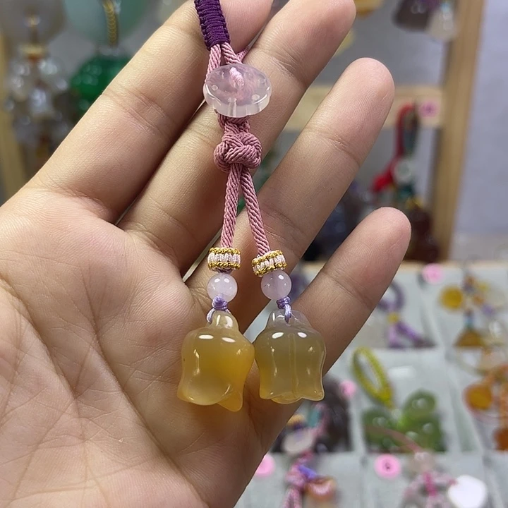 福利款钥匙挂件磨砂粉红绳子铃兰花