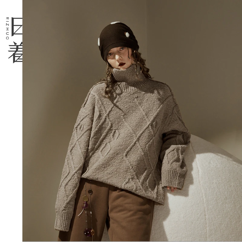 日着原创女装2024冬季新款不规则高领复古宽松显瘦毛衣RB8593M0