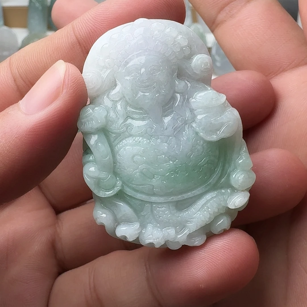 翡翠未镶嵌颈饰93