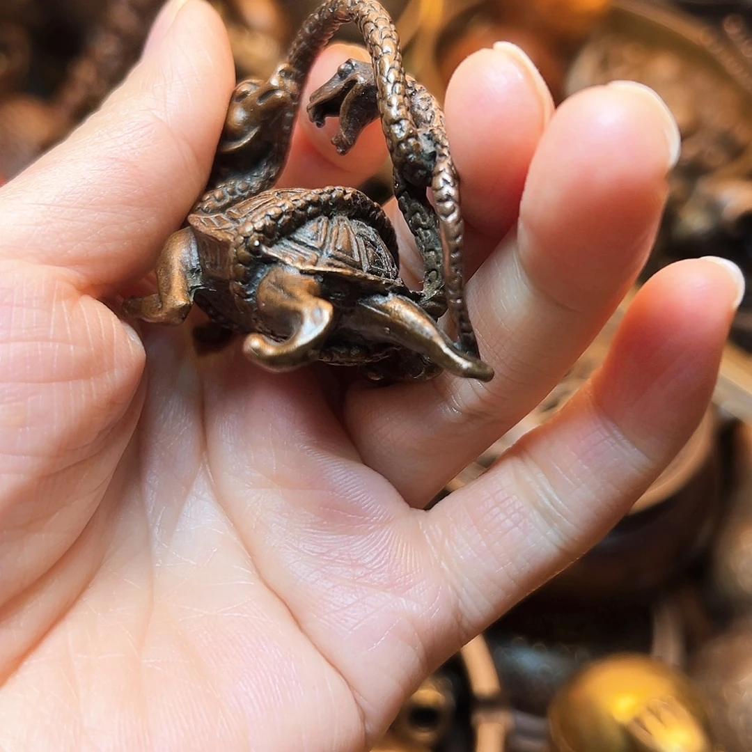 精美铜器工艺品等