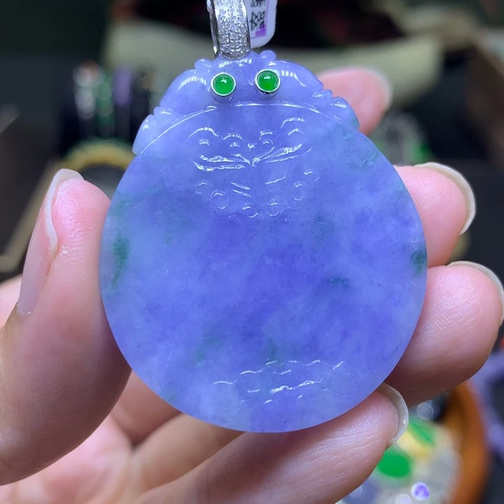 颈饰18K金镶嵌翡翠