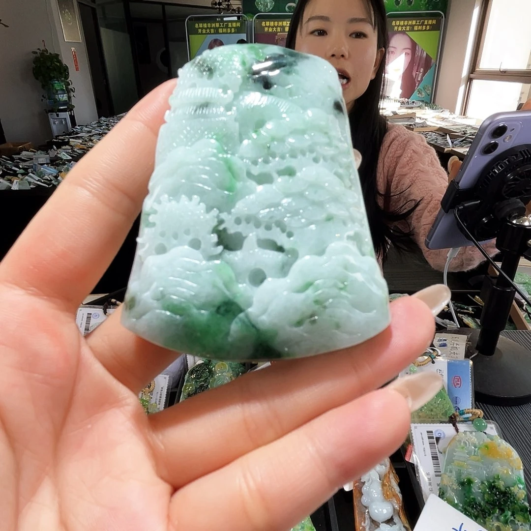 颈饰未镶嵌翡翠一