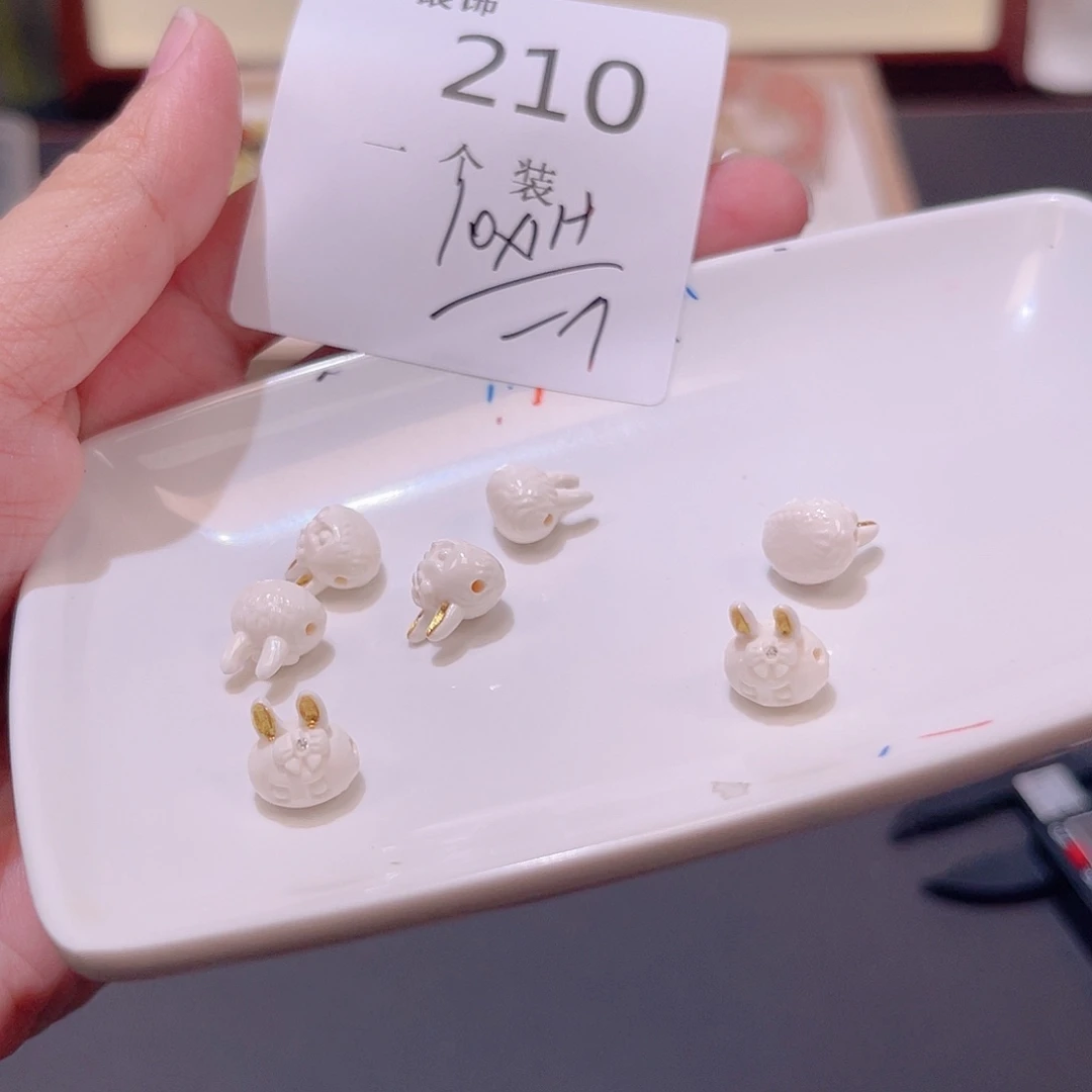 银S925镀金镶嵌珠宝半成品水晶210 。