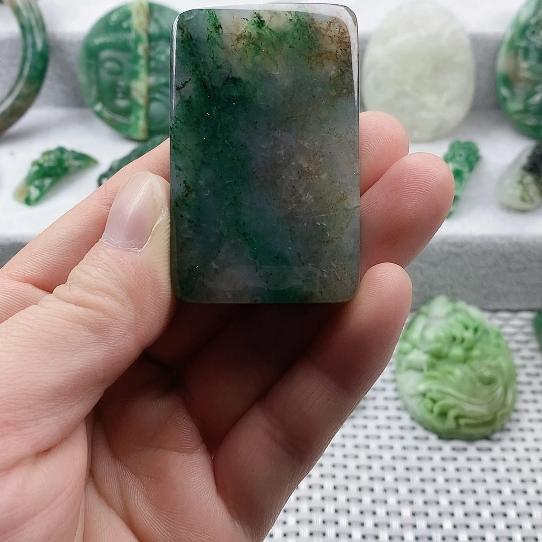 独山玉未镶嵌颈饰