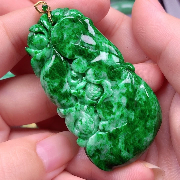 翡翠18K金镶嵌颈饰翡翠