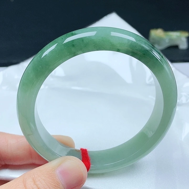翡翠手镯未镶嵌天然翡翠手镯