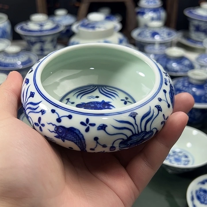 微瑕柴窑鱼藻烟灰缸