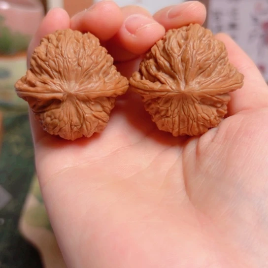 文玩核桃吊坠高配精对红皮正磨