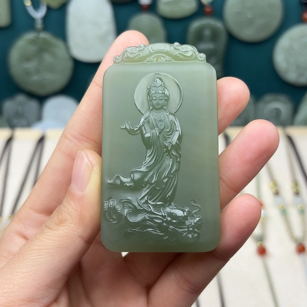 索***玛和田玉未镶嵌颈饰