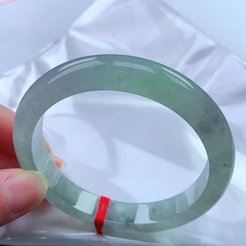 翡翠手镯未镶嵌84 号翡翠手镯