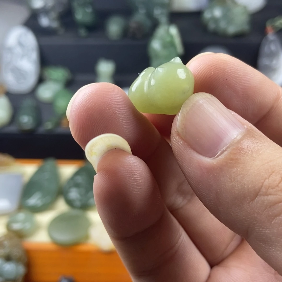 北***y和田玉未镶嵌颈饰