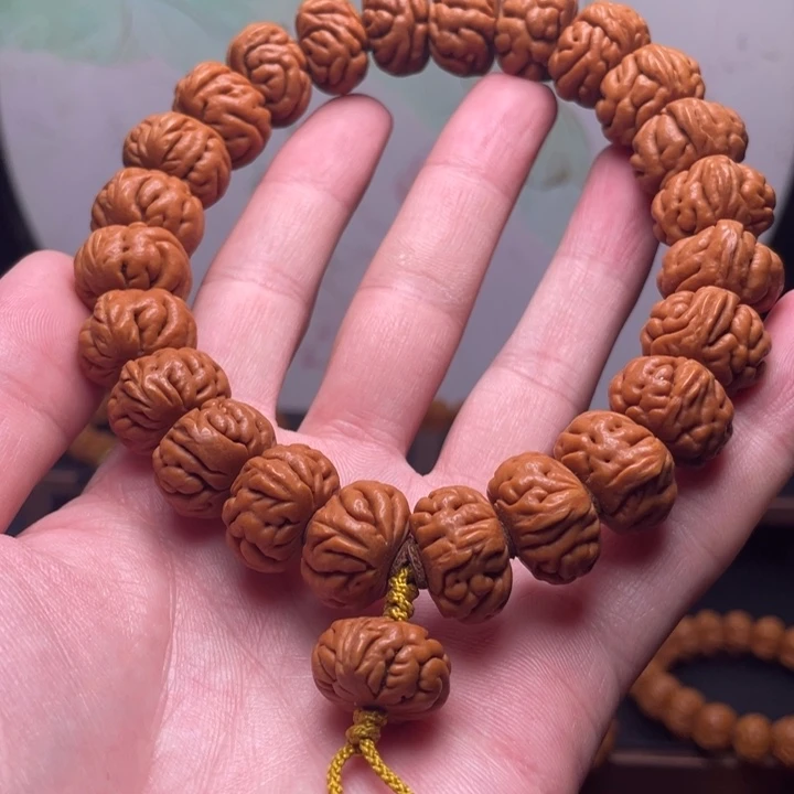 桃核手串18白玉龙手持