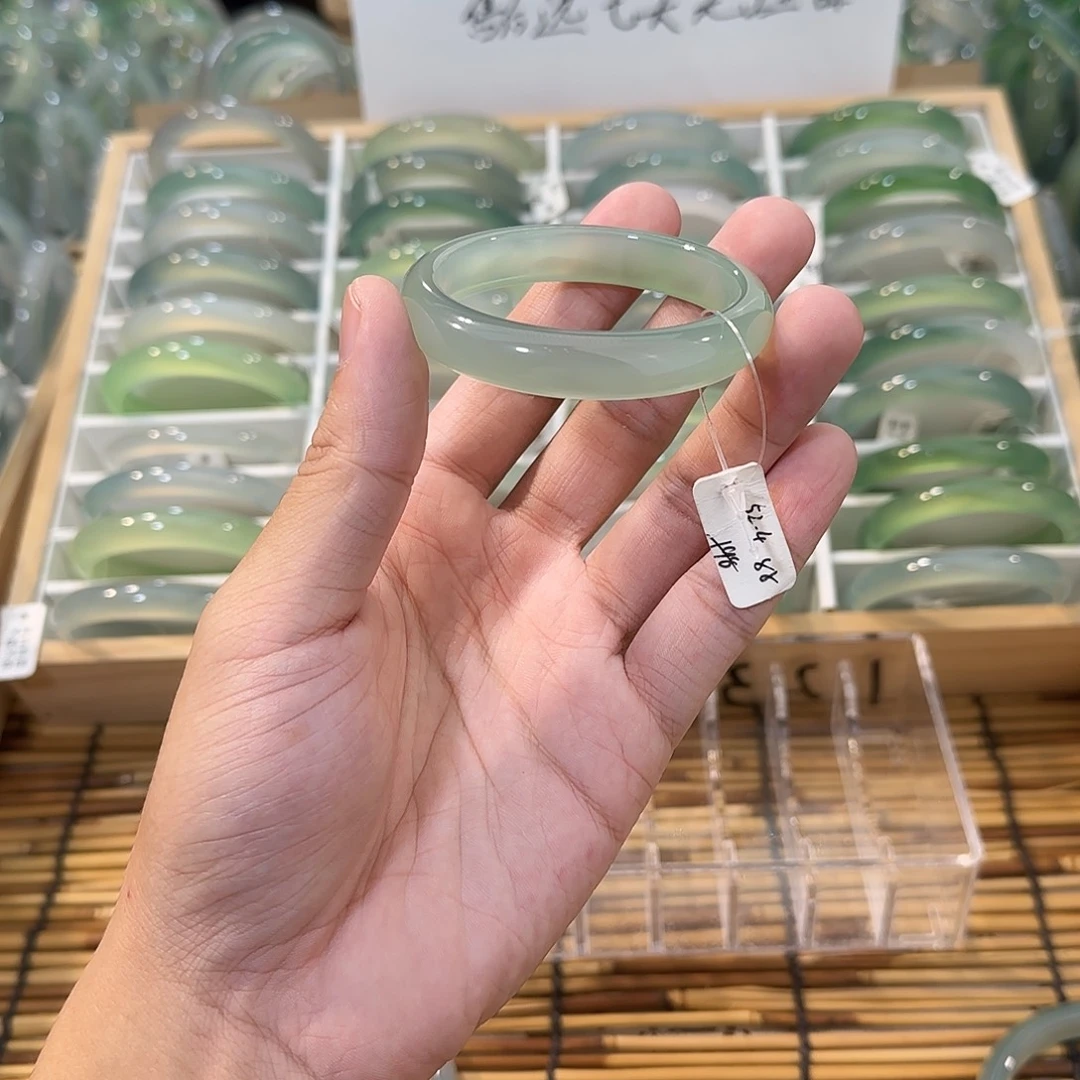 玛瑙/玉髓未镶嵌手镯圈口52.4