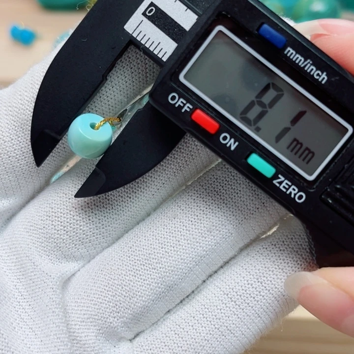 绿松石未镶嵌珠宝