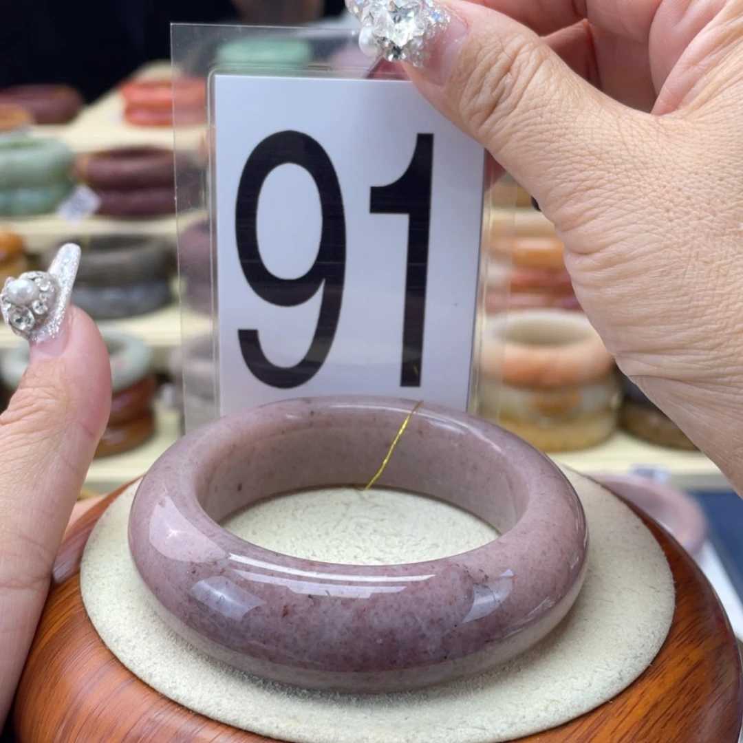 【闪购商品】石英质玉手镯未镶嵌