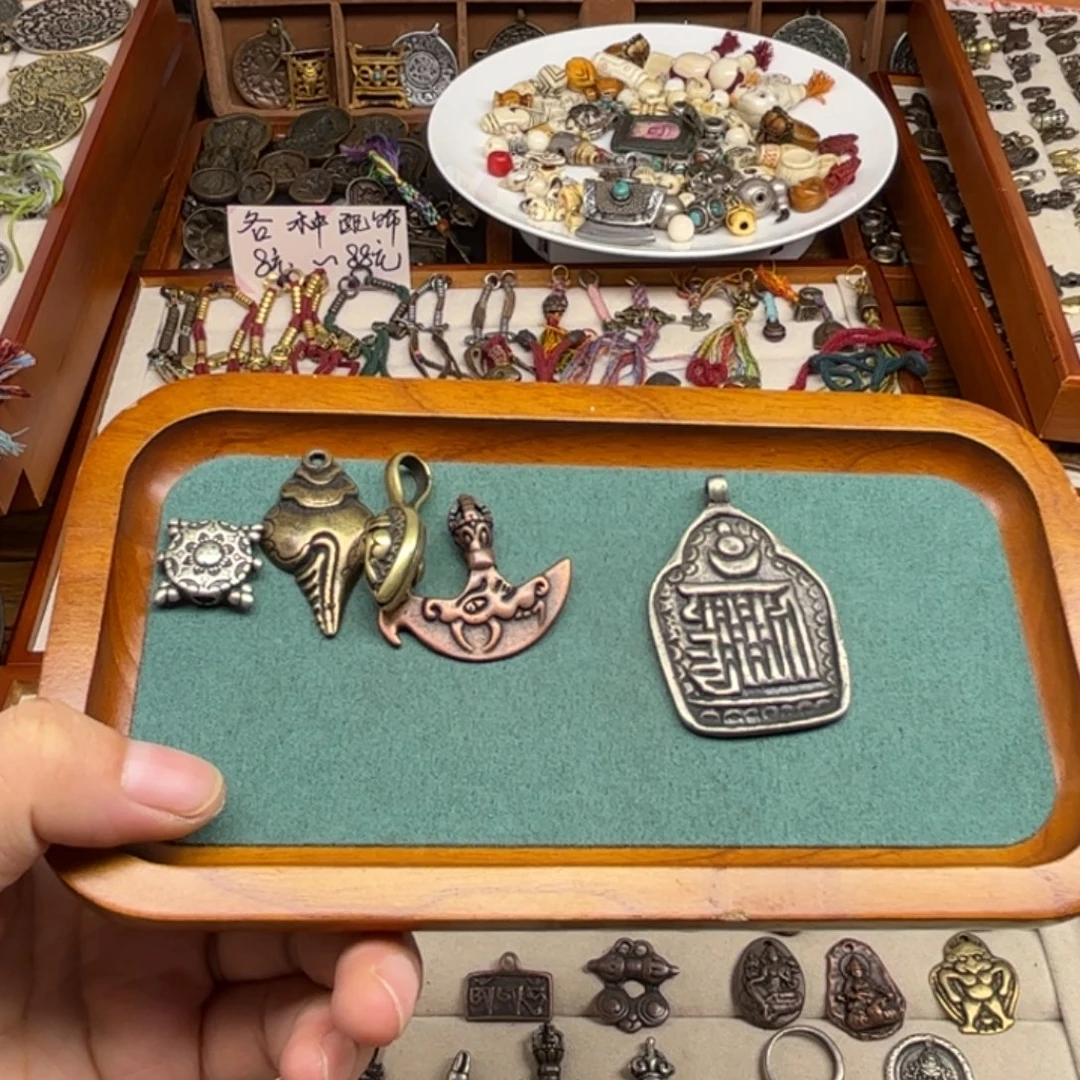 牧***歌铜铁合金类藏地精美配饰挂件